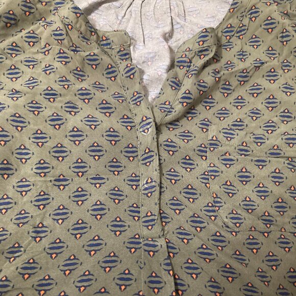 Liz Claiborne Pullover Top  S/S Size 1X. - Picture 2 of 6